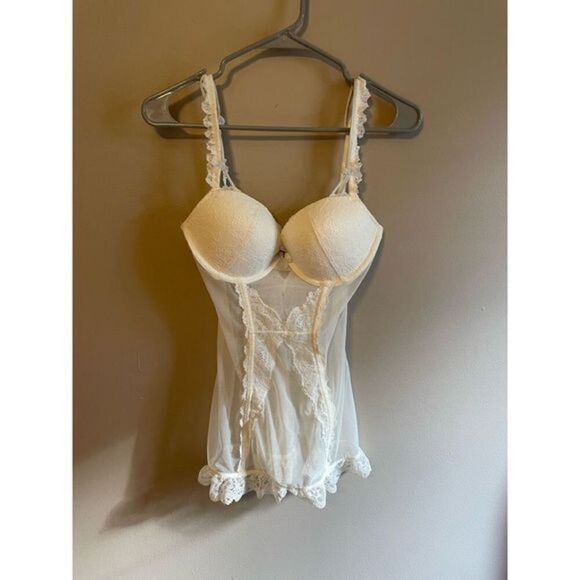Victoria’s Secret Camisole (SZ 36C) - Picture 1 of 3